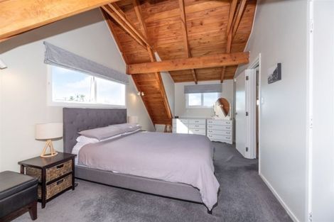 Photo of property in 1a Barberry Lane, Te Atatu Peninsula, Auckland, 0610