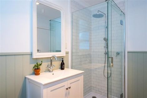 Photo of property in 2 Lovat Street, Havelock North, 4130