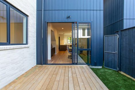 Photo of property in 17 Sandspit Road, Waiuku, 2123