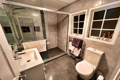 Photo of property in 20 Longbill Place, Glendene, Auckland, 0602