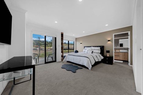 Photo of property in 2a Ballyalton Crescent, Flat Bush, Auckland, 2019