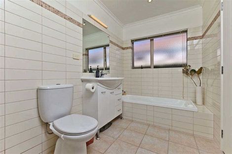 Photo of property in 2/14 Milton Road, Orewa, 0931