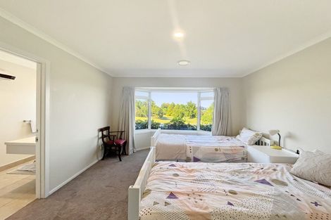 Photo of property in 5 Pukenamu Road, Rainbow Point, Taupo, 3330