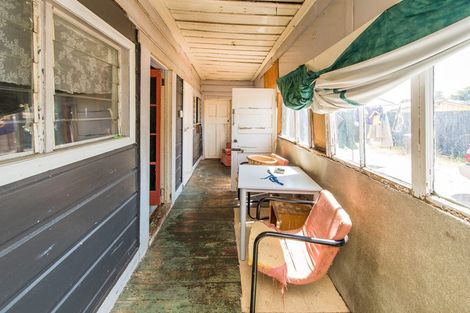 Photo of property in 39 Cornfoot Street, Castlecliff, Whanganui, 4501