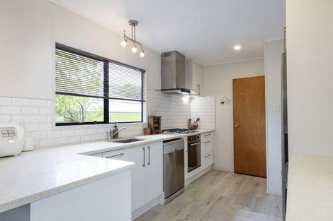 Photo of property in 23 Moire Road, Massey, Auckland, 0614