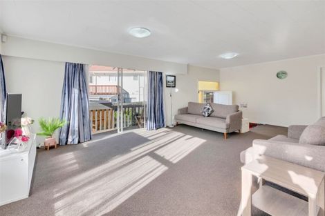 Photo of property in 7 Spence Road, Henderson, Auckland, 0612
