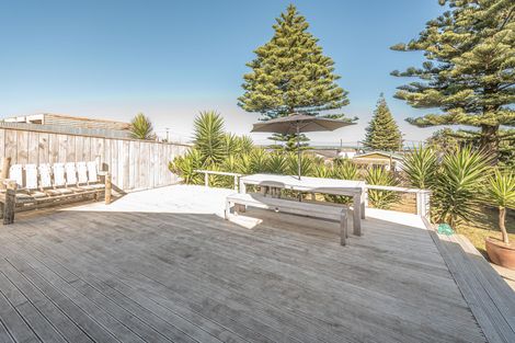 Photo of property in 9 Ashton Terrace, Castlecliff, Whanganui, 4501