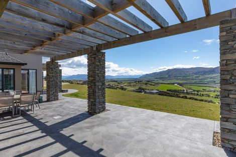 Photo of property in 23 Miharo Lane, Queensberry, Cromwell, 9383