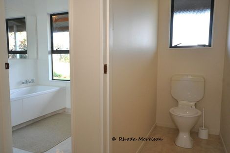 Photo of property in 986 Tinopai Road, Tinopai, Matakohe, 0593