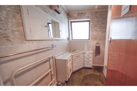 Photo of property in 38 Brydone Street, Edendale, 9825