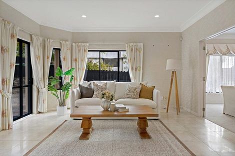 Photo of property in 15 Tumbridge Place, Somerville, Auckland, 2014