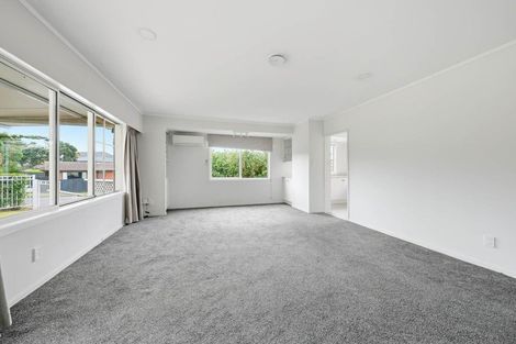 Photo of property in 1/27 Parkhill Road, Mellons Bay, Auckland, 2014