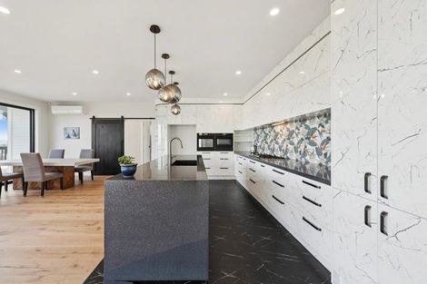 Photo of property in 645-649 South Titirangi Road, Titirangi, Auckland, 0604