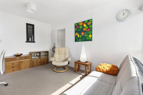Photo of property in Mahora Court Flats, 25 Mahora Street, Kilbirnie, Wellington, 6022