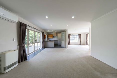 Photo of property in 27 Whitney Place, Rototuna North, Hamilton, 3210