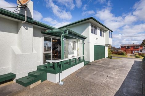 Photo of property in 43 Shortt Street, Foxton Beach, Foxton, 4815