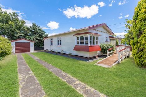 Photo of property in 3 Carlton Avenue, Gonville, Whanganui, 4501