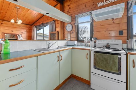 Photo of property in 36 Neri Crescent, Pomare, Rotorua, 3015