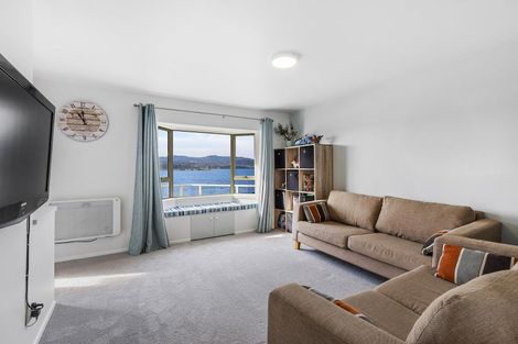 Photo of property in 2/420 Queens Drive, Lyall Bay, Wellington, 6022