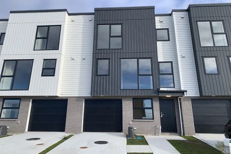 Photo of property in 17 Paina Crescent, Massey, Auckland, 0614