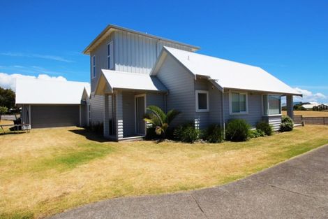 Photo of property in 125 Waimaire Avenue, Matarangi, Whitianga, 3592