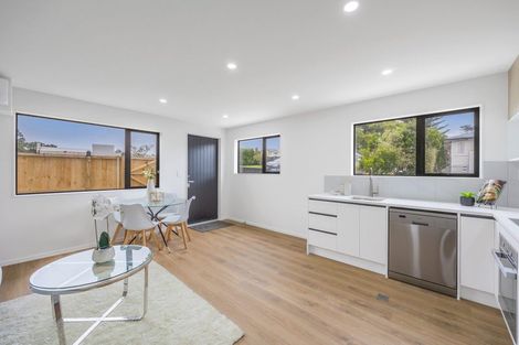 Photo of property in 49b Golf Road, New Lynn, Auckland, 0600