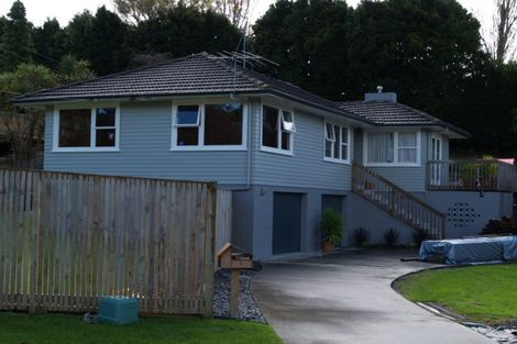 Photo of property in 6 Kerry Dell, Cockle Bay, Auckland, 2014