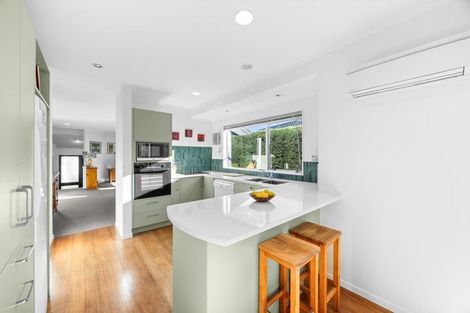 Photo of property in 15 Glucina Avenue, West Harbour, Auckland, 0618
