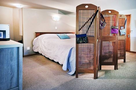 Photo of property in 149 Cornwallis Road, Cornwallis, Auckland, 0604