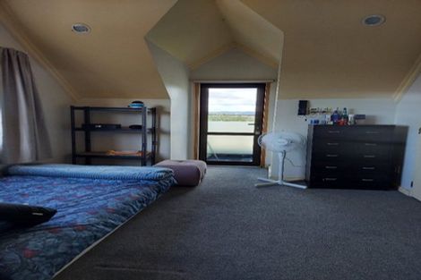 Photo of property in 15 Van Dyke Place, West Harbour, Auckland, 0618