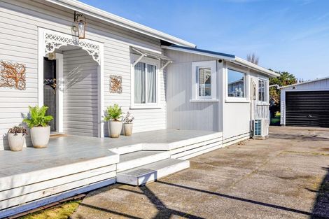 Photo of property in 37 Dixon Avenue, Hawera, 4610