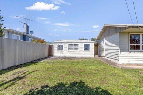 Photo of property in 32 Parsons Avenue, Levin, 5510