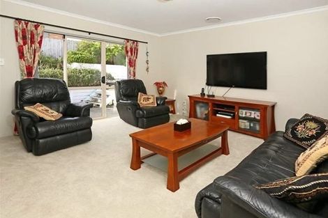 Photo of property in 4 Bibury Avenue, Henderson, Auckland, 0612