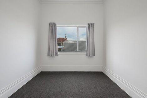 Photo of property in 114 Macandrew Road, South Dunedin, Dunedin, 9012