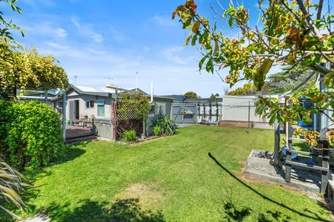 Photo of property in 64 Cuffs Road, Wainoni, Christchurch, 8061