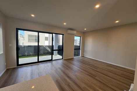 Photo of property in 2 Don Oliver Lane, Glen Eden, 0602