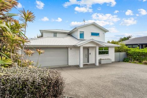 Photo of property in 18 Bella Vista Drive, Gulf Harbour, Whangaparaoa, 0930