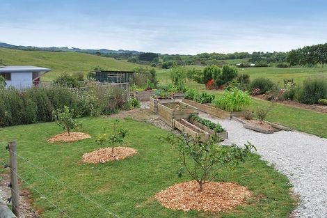 Photo of property in 306 Oneriri Road, Kaiwaka, 0573