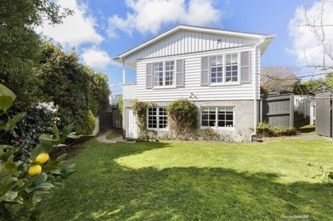 Photo of property in 11 Khouri Avenue, Karori, Wellington, 6012