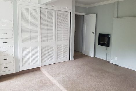 Photo of property in 5 Waiteata Road, Kelburn, Wellington, 6012