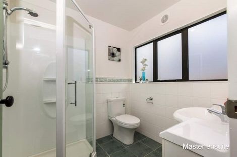 Photo of property in 20 Belvedere Court, West Harbour, Auckland, 0618