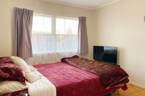 Photo of property in 43 Blease Street, New Lynn, Auckland, 0600