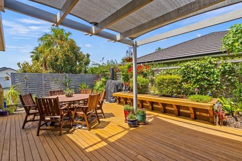 Photo of property in 98 Barbados Way, One Tree Point, 0118