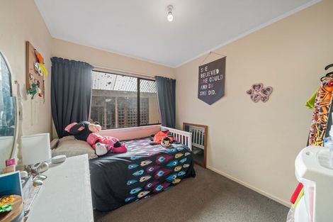 Photo of property in 2/52 Athlone Crescent, Avalon, Lower Hutt, 5011