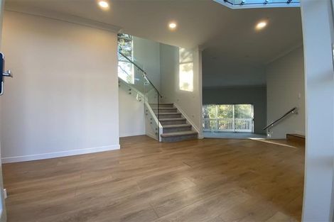 Photo of property in 29e Greenhithe Road, Greenhithe, Auckland, 0632