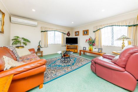 Photo of property in 2a Waiari Road, Conifer Grove, Takanini, 2112