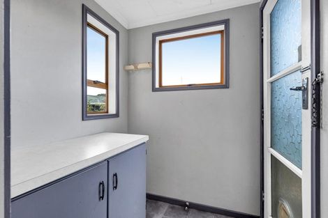 Photo of property in 39 Birdwood Avenue, Moturoa, New Plymouth, 4310