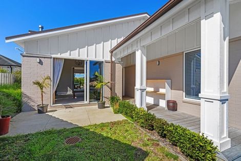 Photo of property in 16 Astelia Lane, Papamoa Beach, Papamoa, 3118