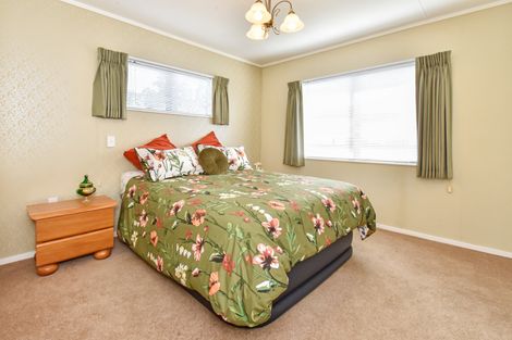 Photo of property in 2/10 Carnoustie Drive, Wattle Downs, Auckland, 2103