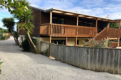 Photo of property in 57 Moana Road, Okitu, Gisborne, 4010